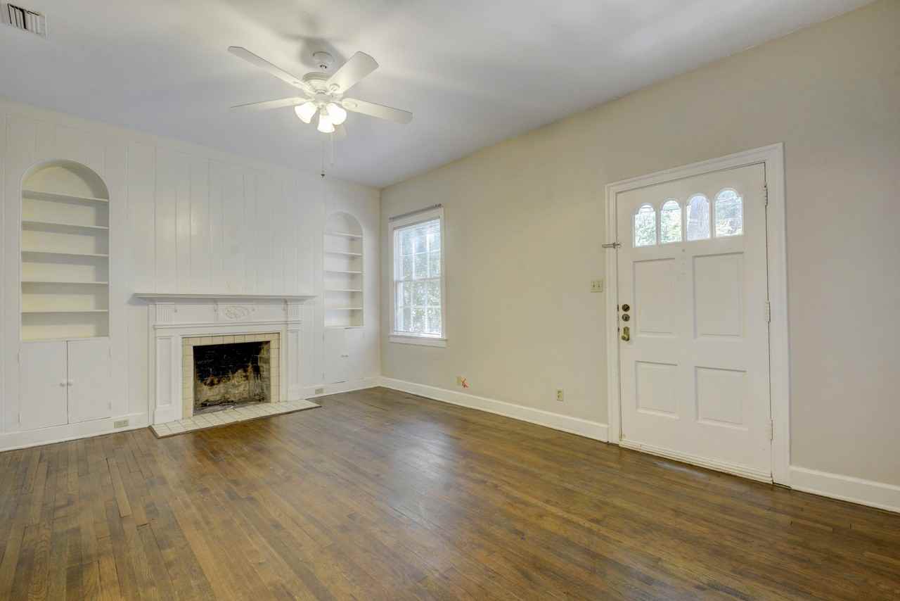 2102 Hartford Rd - Photo 3 of 25