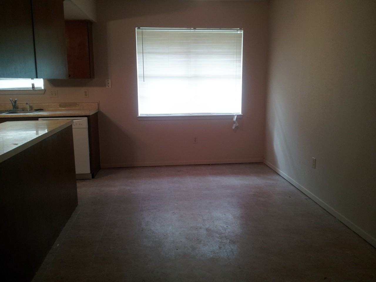 103 Parkview - Photo 2 of 7