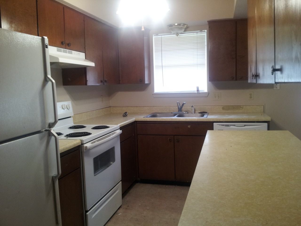 103 Parkview - Photo 3 of 7