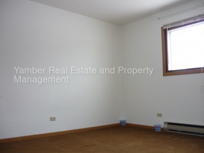 1104 S Cross St - Photo 3 of 9