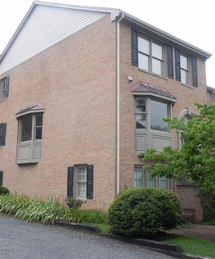 102 N Jay St - Photo 3 of 17