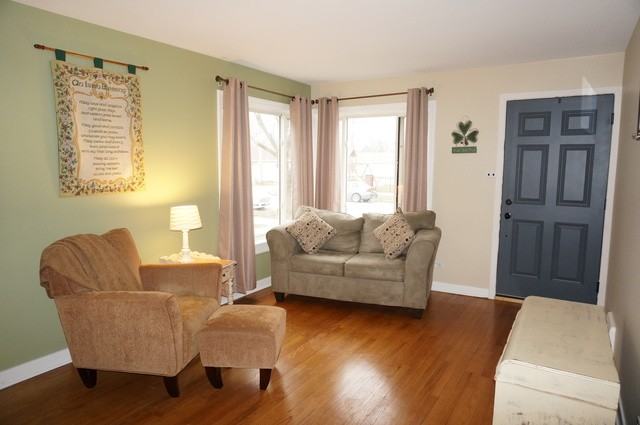 3522 W 107th St - Photo 2 of 22