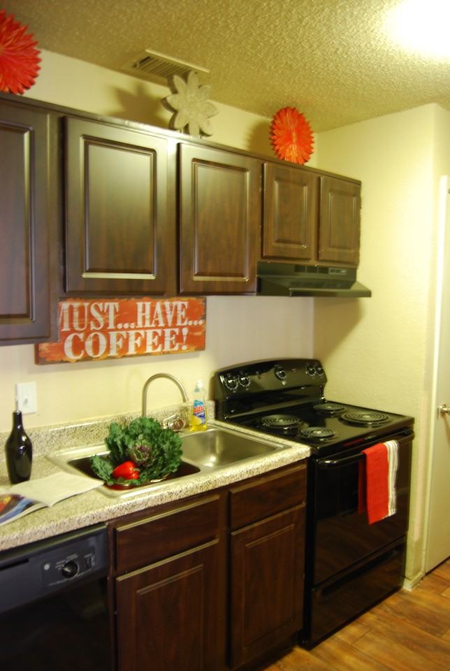 Woodchase & Clarendon Apartments 3800 N Belt Line Rd, Irving, TX