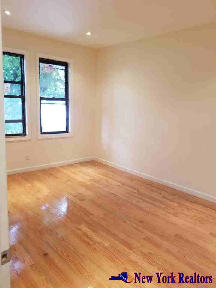 Liberty Ave & 124th St, South Richmond Hill, NY 11419, US - Photo 3 of 11