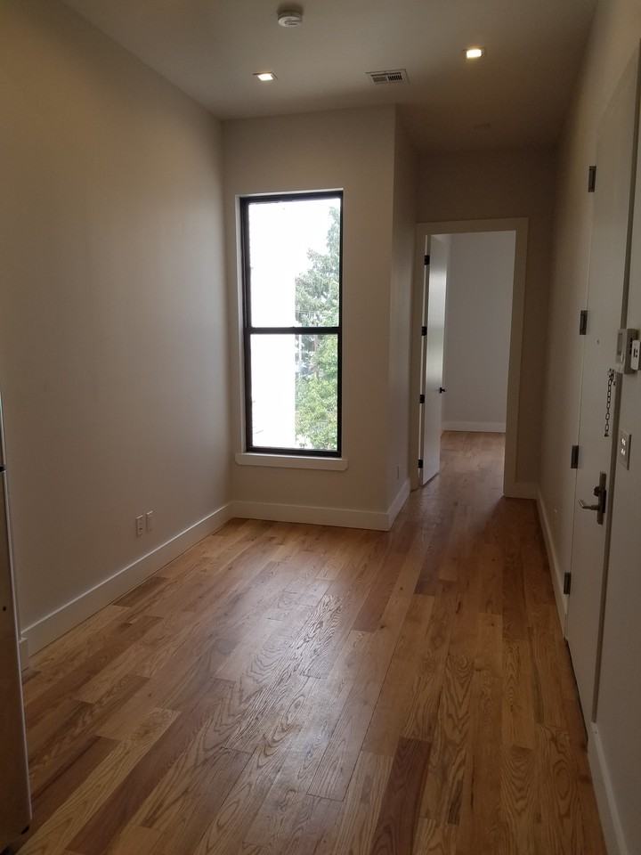 661 Onderdonk Avenue #2a