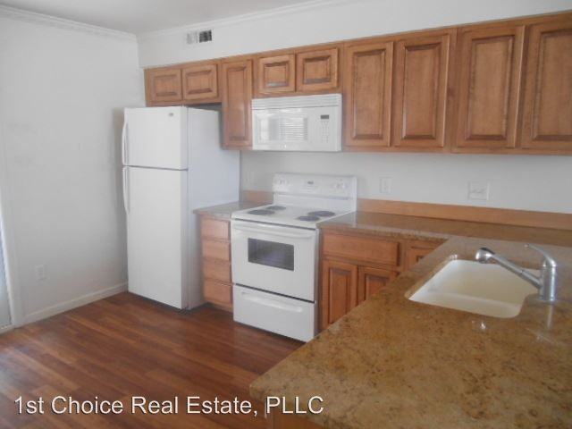 716 Peachtree Pl - Photo 2 of 11