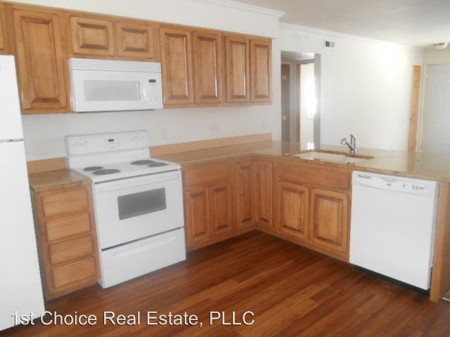 716 Peachtree Pl - Photo 3 of 11