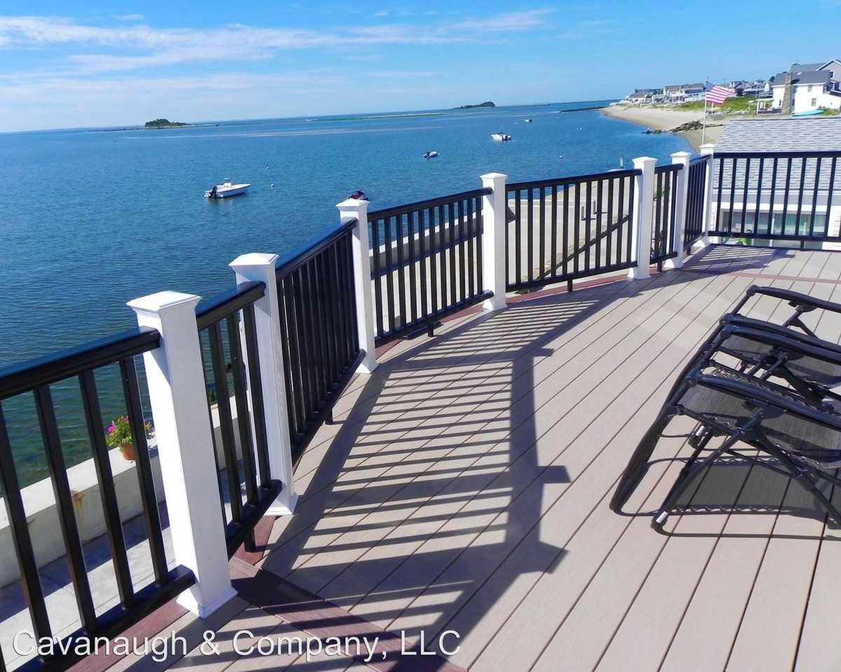 466 Seaside Ave - Photo 3 of 34