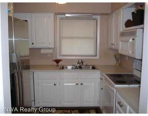 4 Gail Ln - Photo 2 of 12