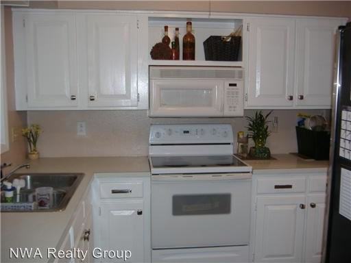 4 Gail Ln - Photo 3 of 12