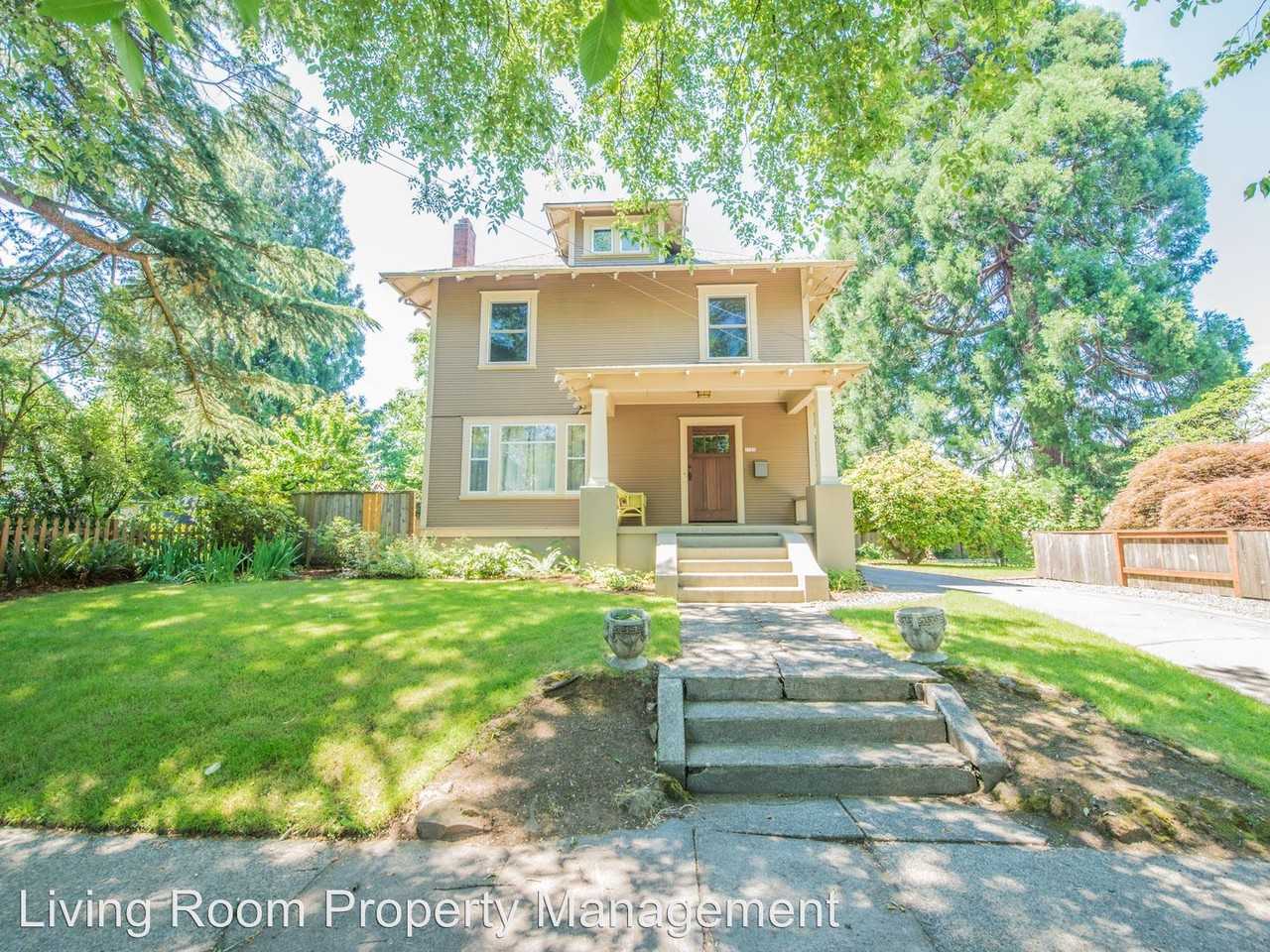 1725 NE 52nd Ave - Photo 2 of 33