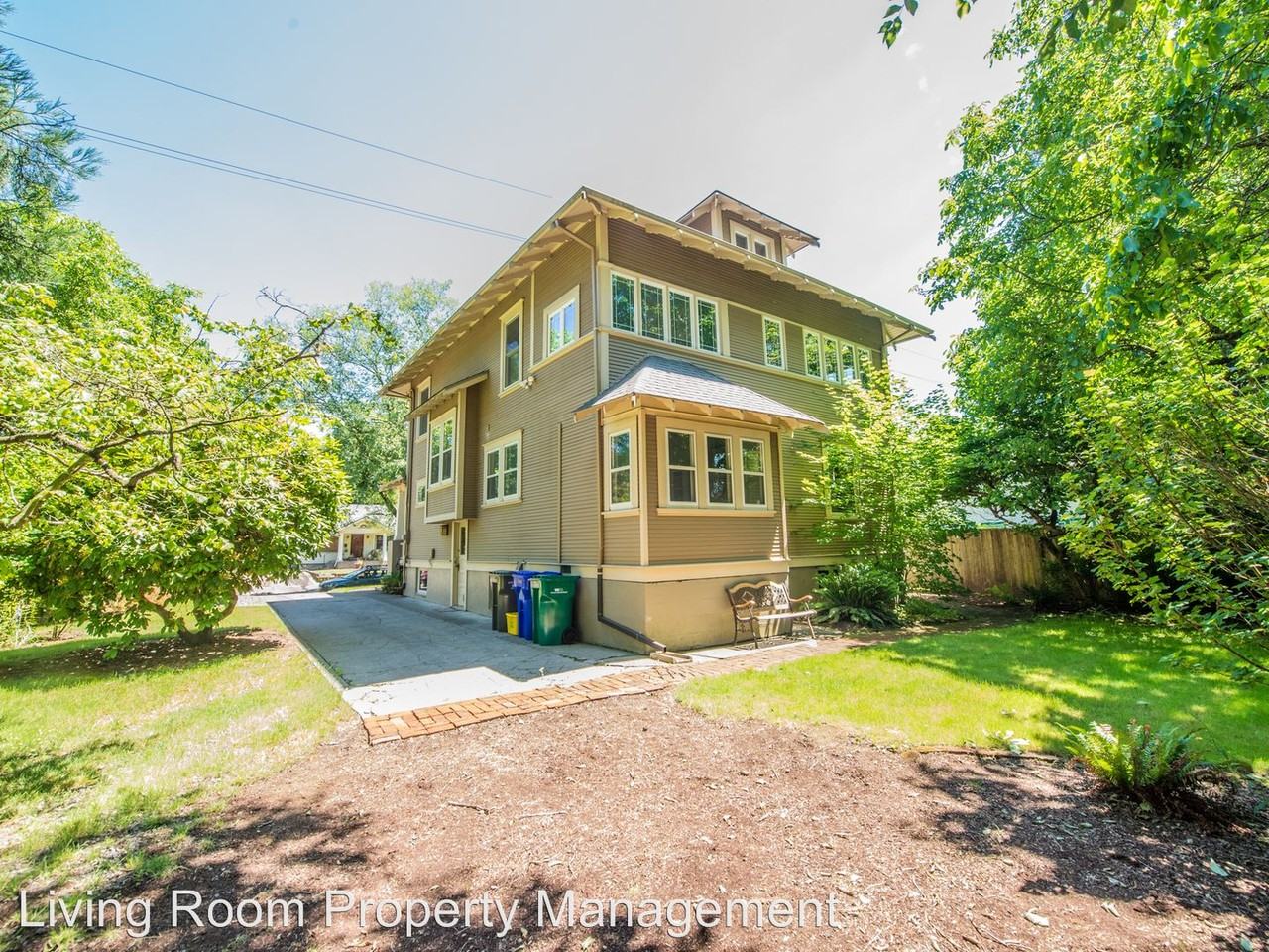 1725 NE 52nd Ave - Photo 3 of 33