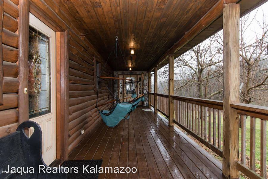 7991 Rose Rd - Photo 2 of 29