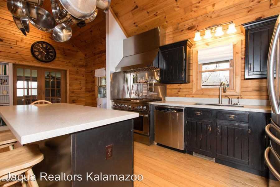 7991 Rose Rd - Photo 3 of 29