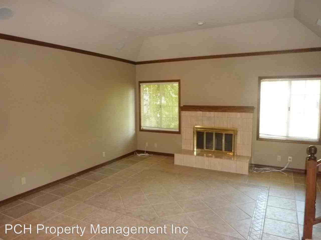 1003 Palos Verdes Ct - Photo 3 of 8