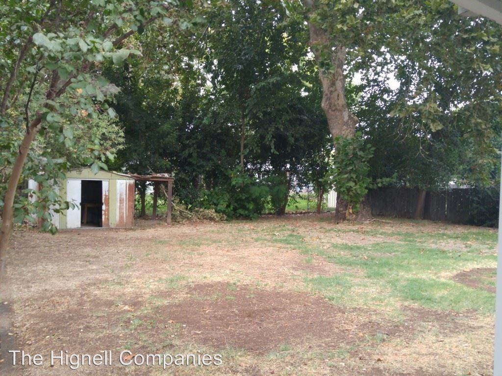 2284 Paris Ave - Photo 2 of 12