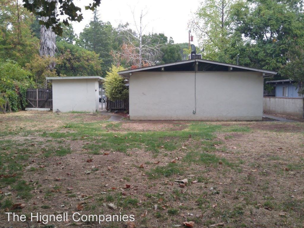 2284 Paris Ave - Photo 3 of 12