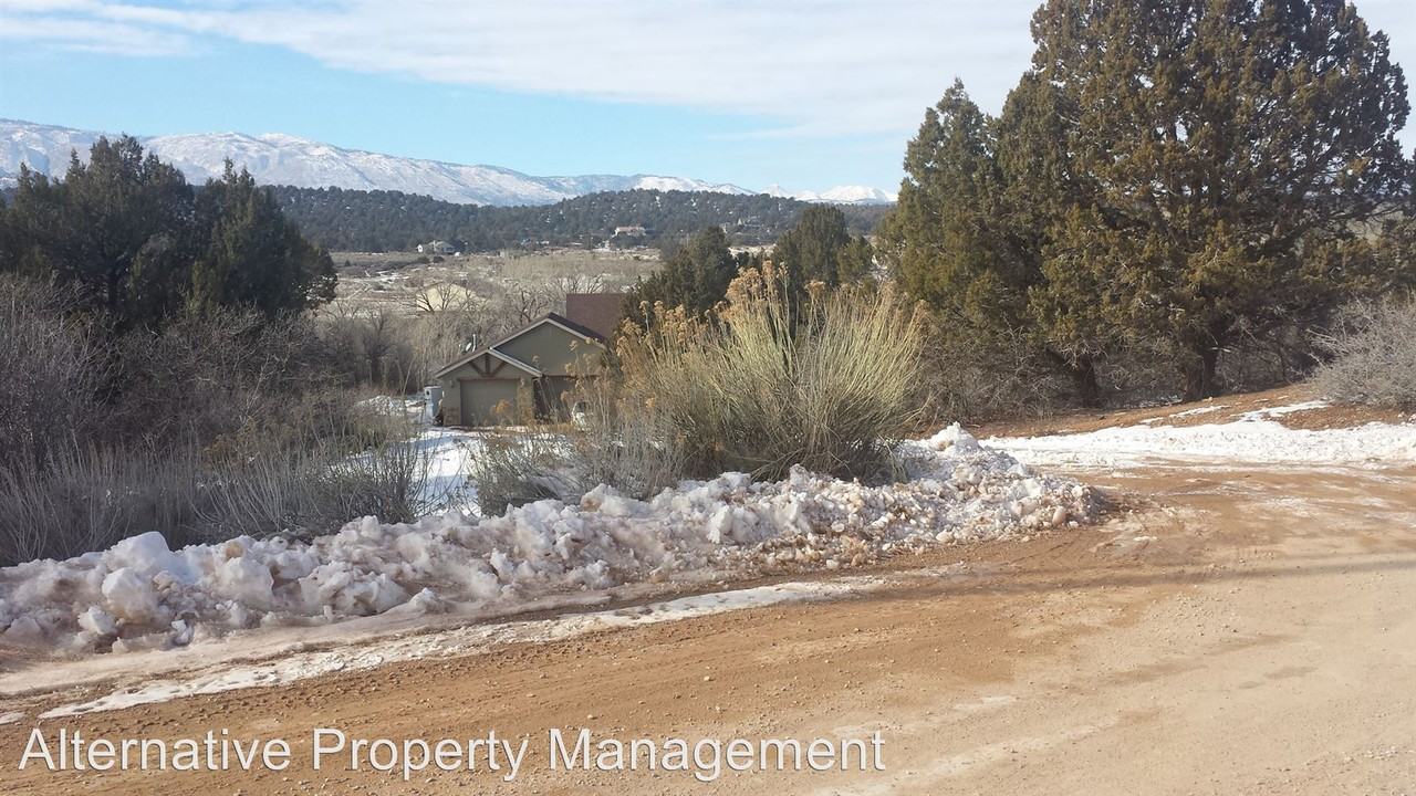 1684 2600 E - Photo 2 of 21