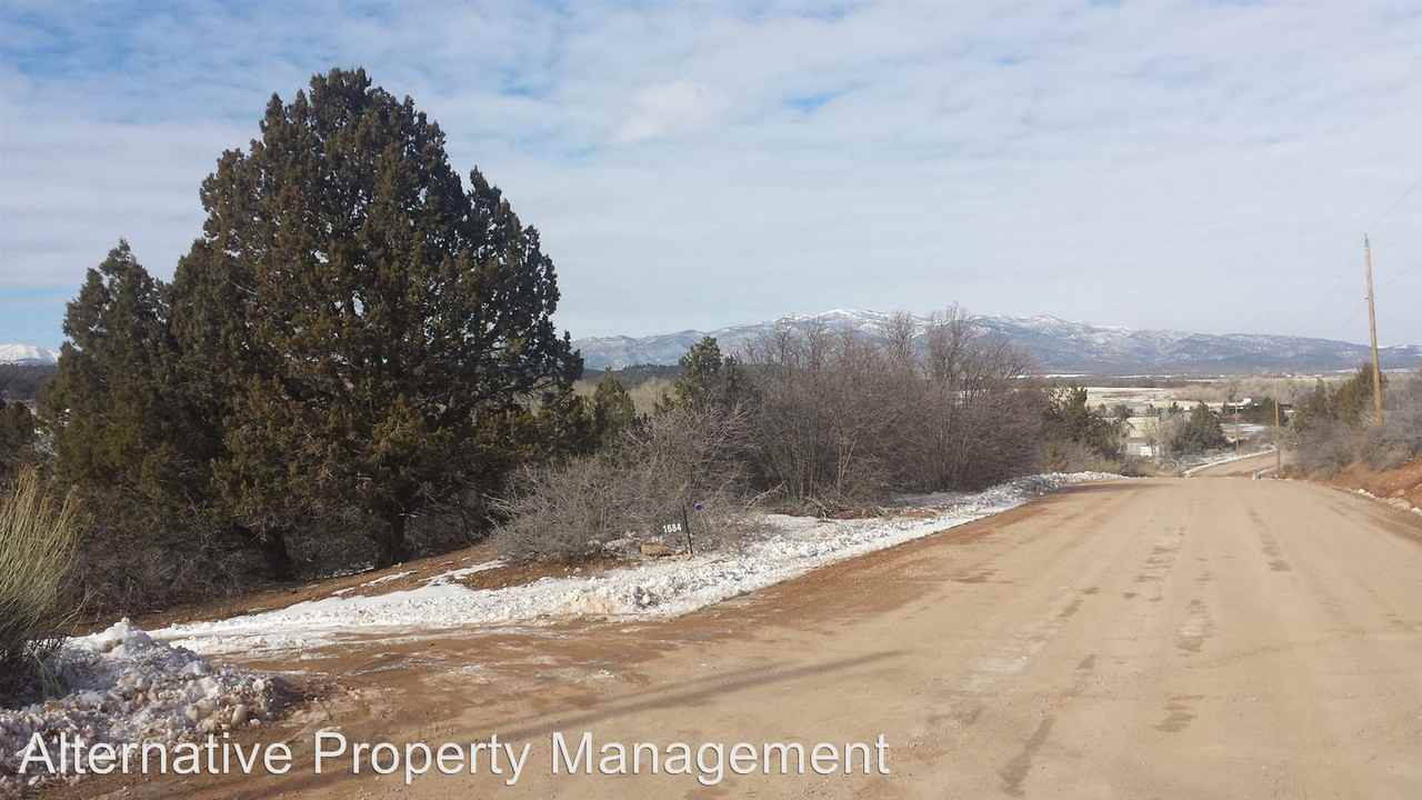 1684 2600 E - Photo 3 of 21