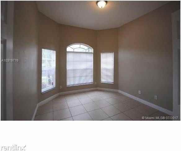 5201 SW 141st Ave - Photo 3 of 9