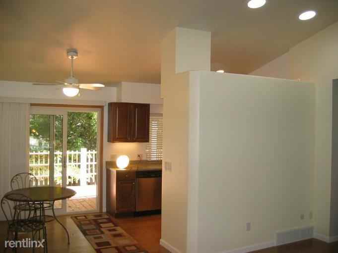 2212 Apache Ct - Photo 2 of 8