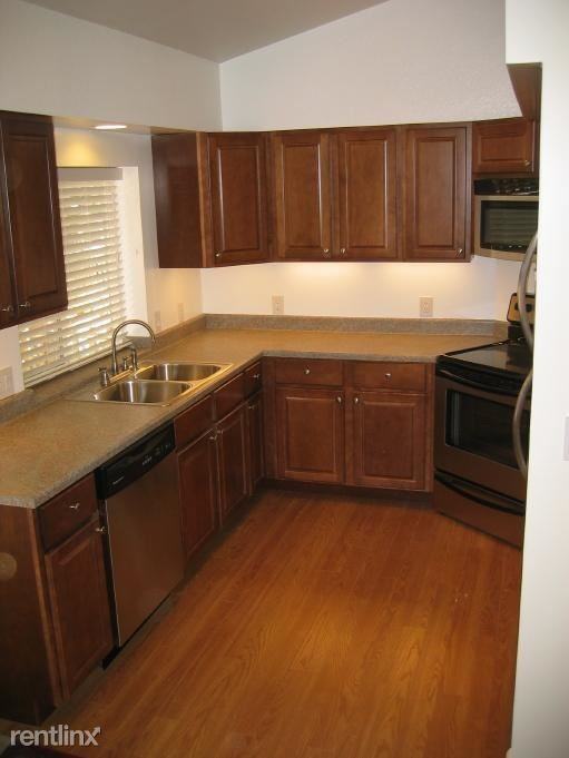 2212 Apache Ct - Photo 3 of 8