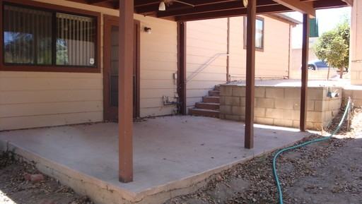 1040 Spring St - Photo 3 of 4