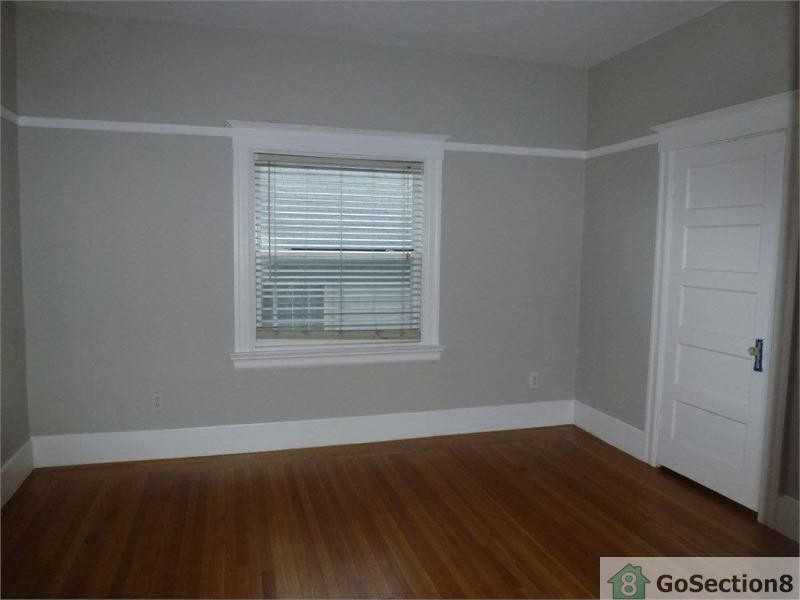 1457 85th Ave - Photo 3 of 3