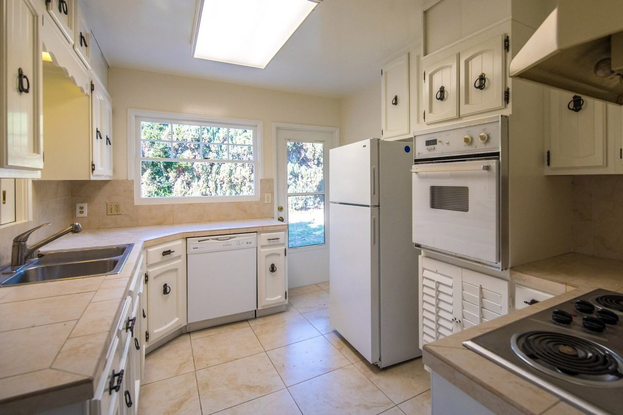 6120 El Romero - Photo 3 of 10