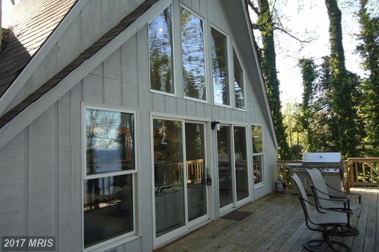 3719 Bayview Dr - Photo 3 of 12