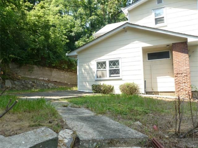 1 Bedford Ln - Photo 3 of 25