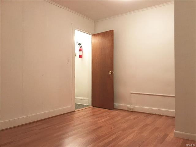 4 School House Ln - Photo 3 of 6