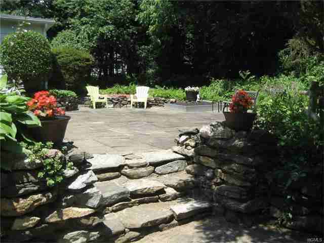 193 Chappaqua Rd - Photo 2 of 30