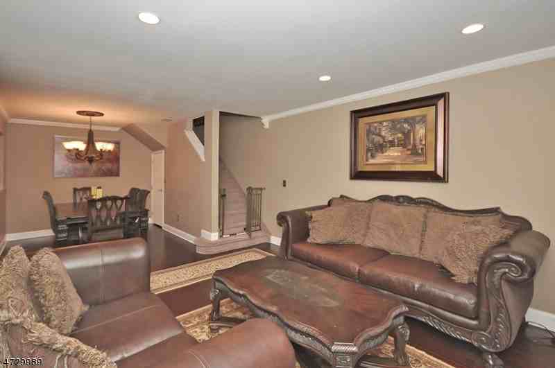 1803 Wendover Dr - Photo 2 of 16