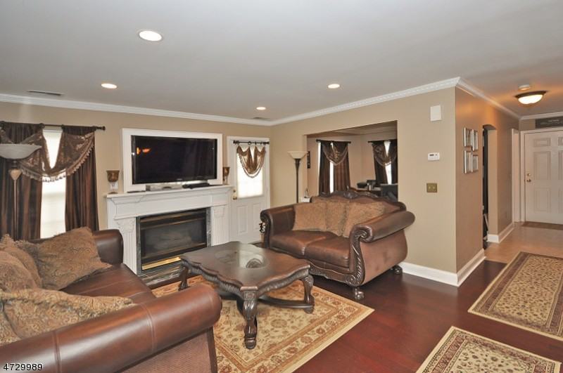 1803 Wendover Dr - Photo 3 of 16