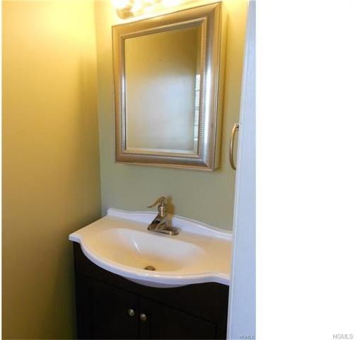 403 Covington Green Ln - Photo 3 of 12