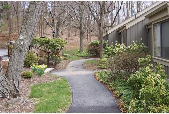 293 Somers Rd - Photo 3 of 17