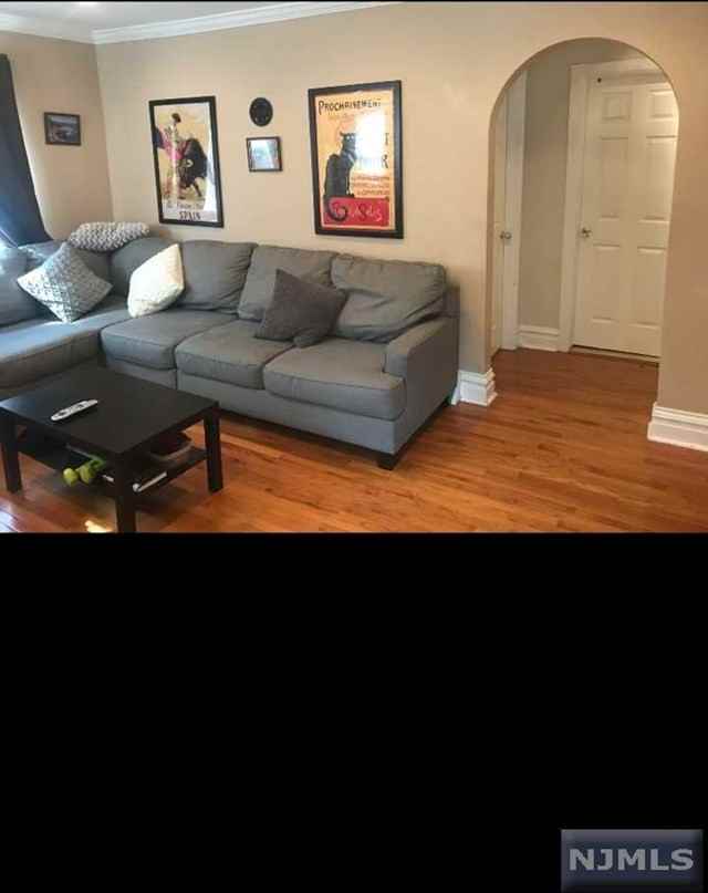 53 Park Ave - Photo 3 of 12