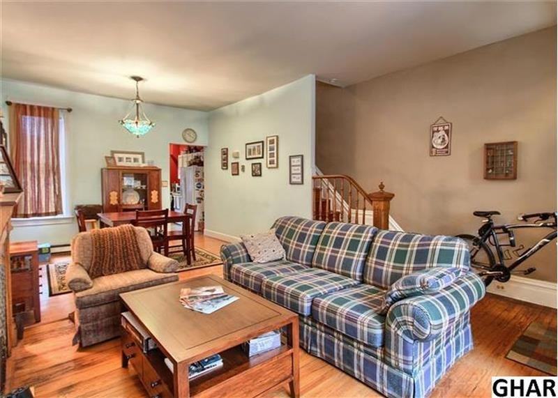 1520 Penn St - Photo 3 of 19