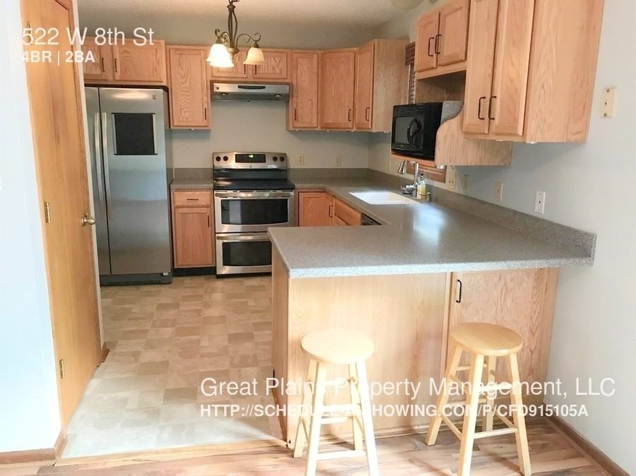 522 W 8th St - Photo 3 of 17