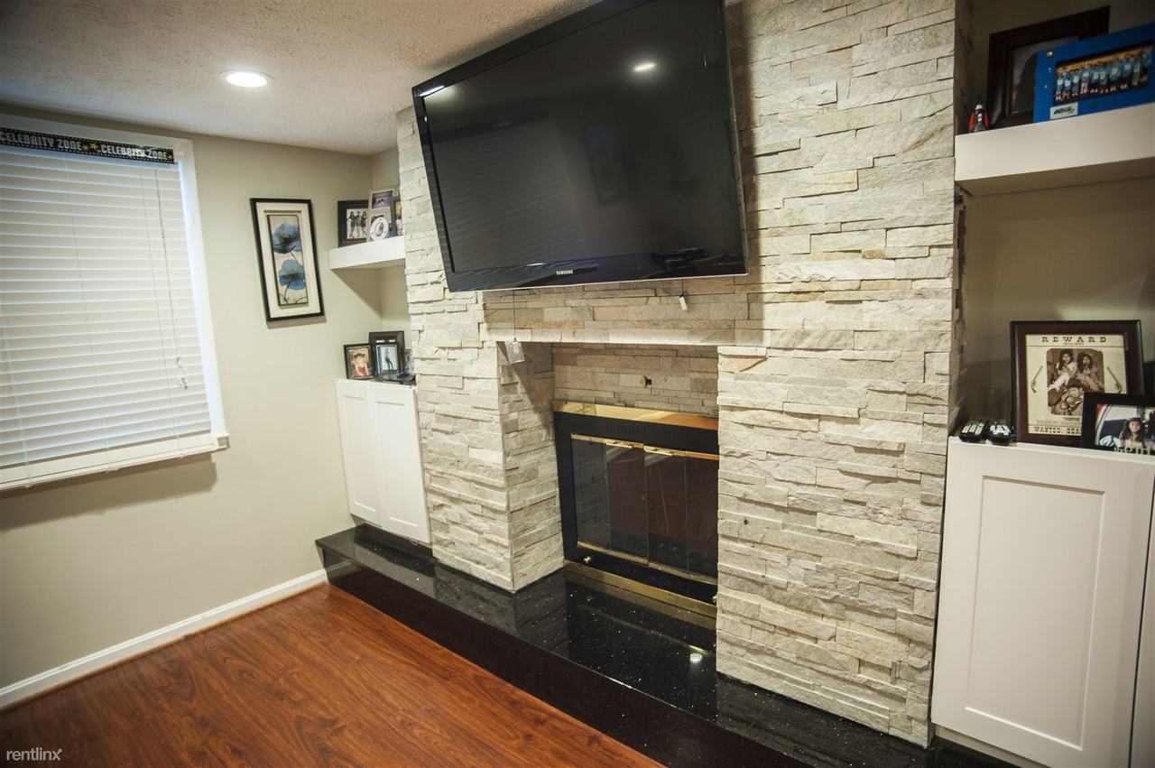 16214 Sheffield Dr - Photo 2 of 6