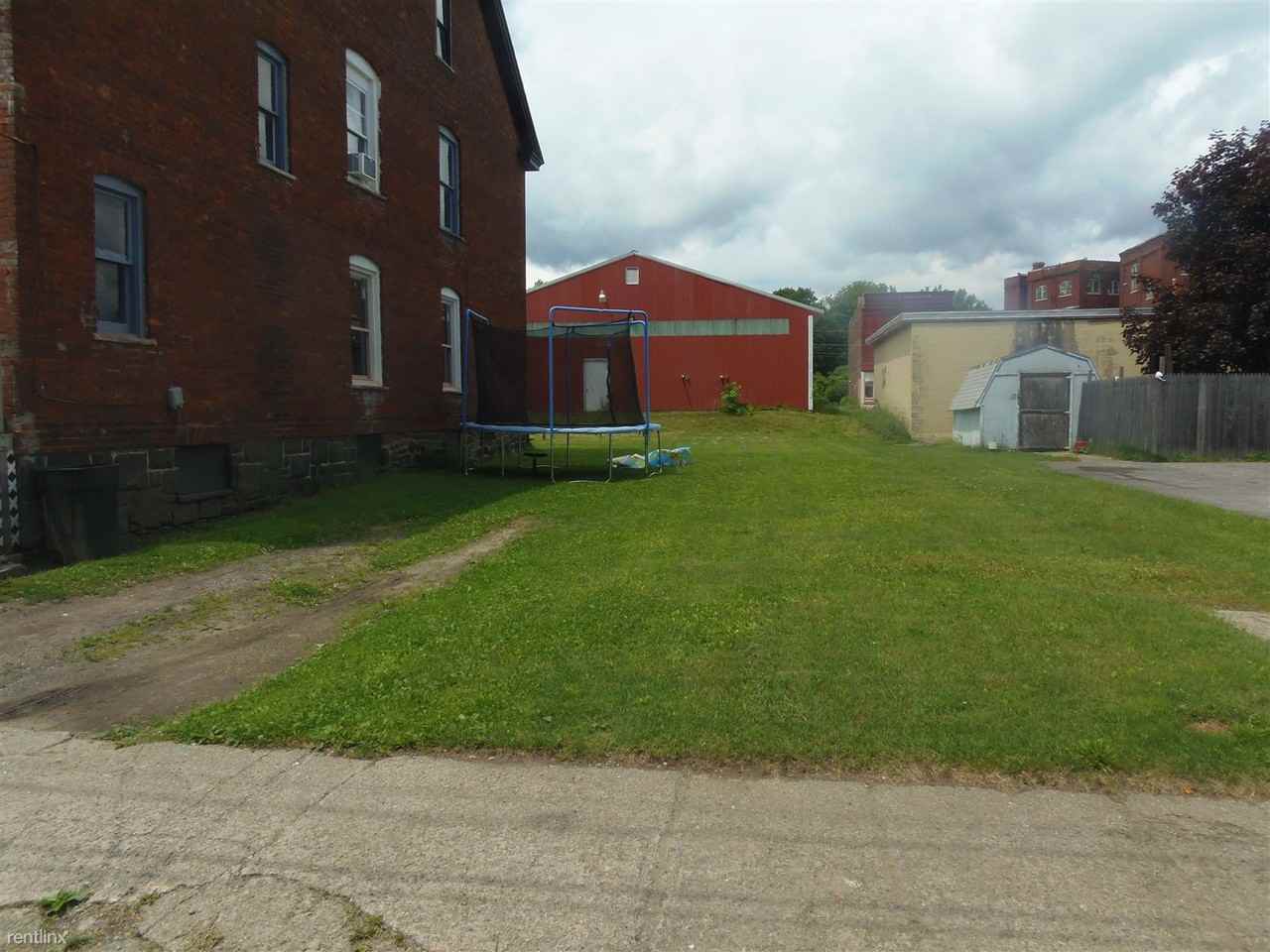 10 Mill St - Photo 2 of 11