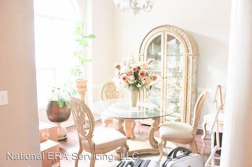 1051 Arbor Way - Photo 3 of 7