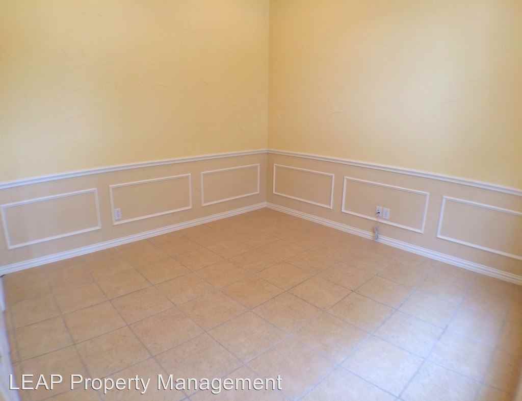 1250 Golf Club Dr - Photo 3 of 30