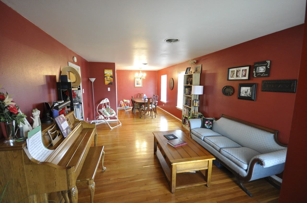 8717 Lockhaven Dr - Photo 2 of 16