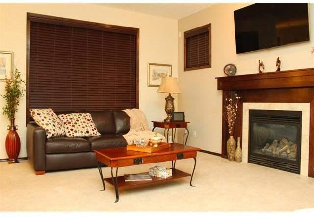 34 Everoak Green SW - Photo 3 of 22