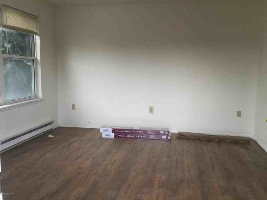 634 N Penn Ct - Photo 3 of 8