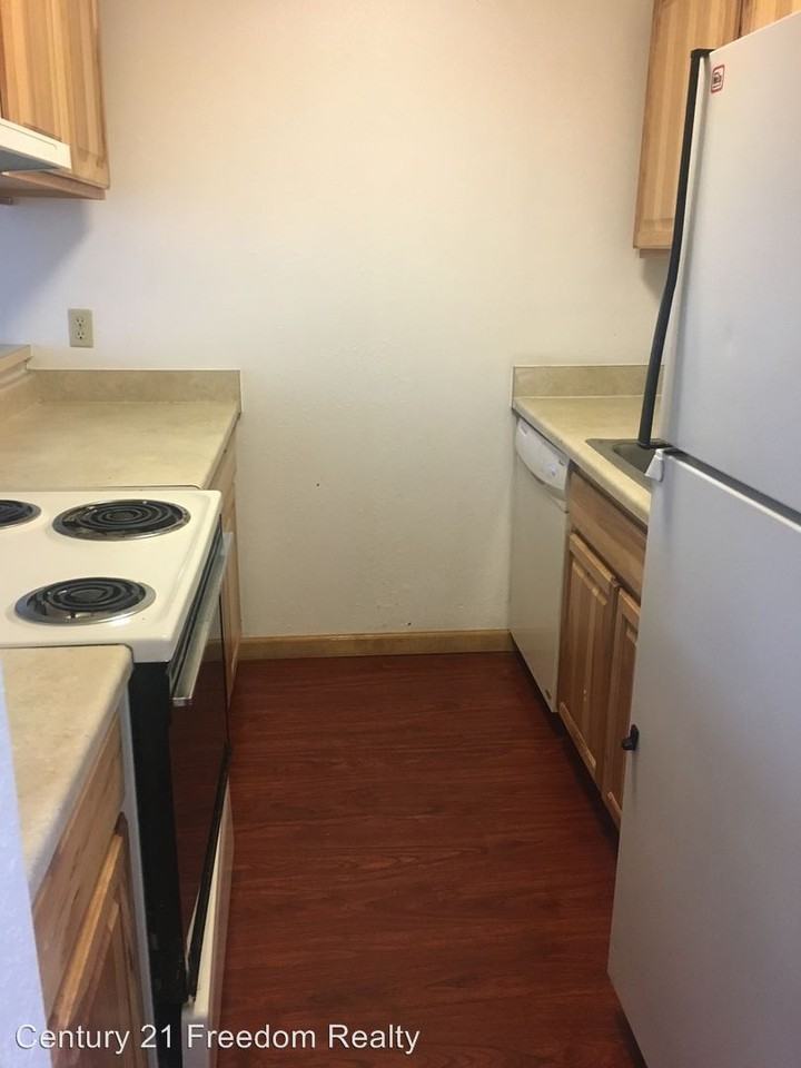 813 Auk St - Photo 2 of 3