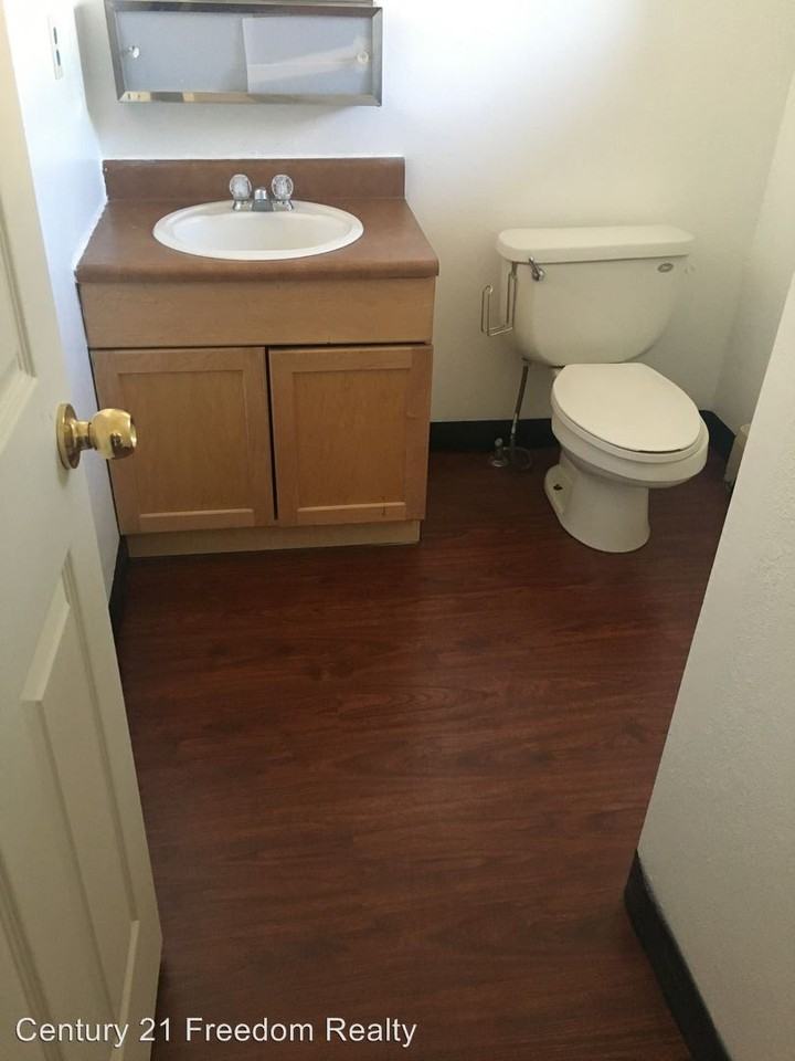813 Auk St - Photo 3 of 3