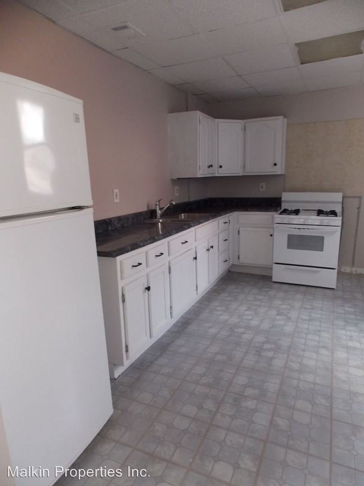 1320 Stranmore St - Photo 3 of 9